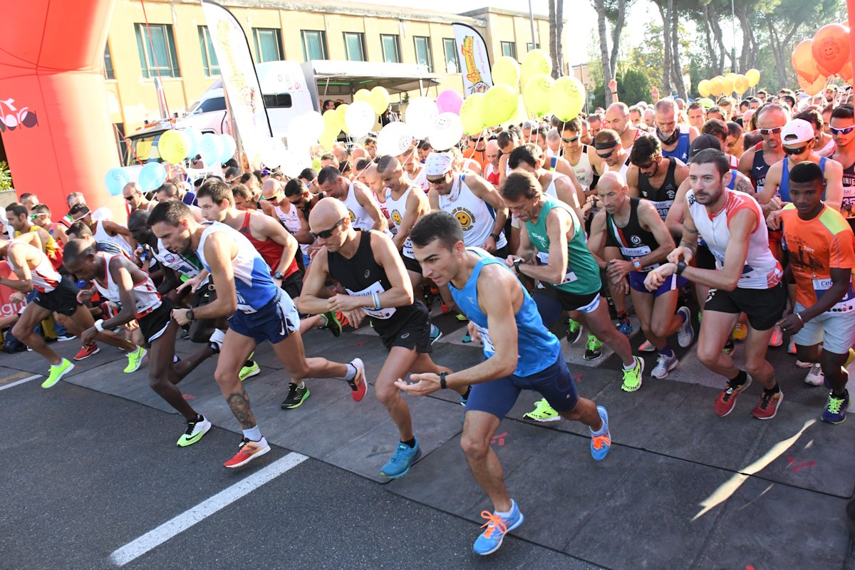 Runners at the start of the Pisa Half Marathon