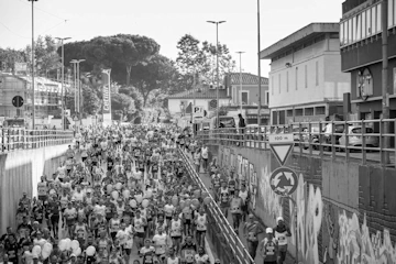 Runners just right after the start of the Pisa Half Marathon